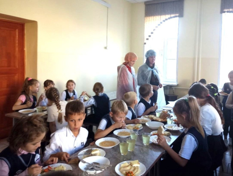 Комиссия родительского контроля проверила качество питания в школе №78..
